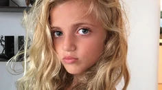 Aká matka, taká Katka. Dcéra modelky sa už maľuje a špúli pery do objektívu