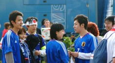 Vzor pre ostatných. Japonci po otváracom zápase MS zostali na tribúnach zbierať odpadky