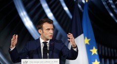 Macron oznámil, že bude kandidovať vo francúzskych prezidentských voľbách
