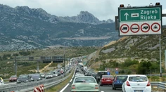 Doprava k Jadranskému pobrežiu kolabovala! V kolónach sa čakalo až sedem hodín