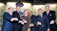 Hokejová Sieň slávy má nových laureátov, nechýba šéf NHL či legendárny gólman