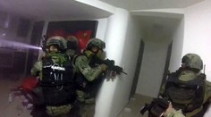 Ozbrojenci uniesli z luxusnej reštaurácie viacero rukojemníkov