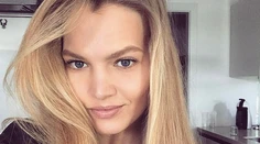 Miss Kristína Krajčírová a jej najodvážnejší záber. Úplne nahá v posteli!