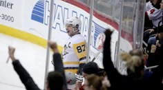 VIDEO: Tenisový zásah Crosbyho či zákrok hokejkou. Pozrite si TOP momenty NHL