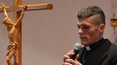 Slovenský kňaz sa potetoval a fotku zverejnil: Búrlivá diskusia nenechala na seba dlho čakať