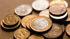 Brazílska modelka vrátila peniaze bývalému priateľovi kreatívnym spôsobom. Vyplatila ho mincami