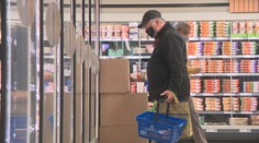 Zisťovali sme, či aj rok 2022 prevetrá naše peňaženky a čo ekonómovia predpovedajú Slovákom do budúcna