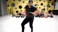 Ako byť hviezdou na parkete? Sexy tanec na "štekloch" vás naučí chlap!