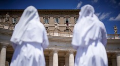 Vatikán sprísnil tresty za zneužívanie maloletých