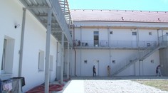 Ruinu po neplatičoch prestavali. Kto tam chce bývať, musí si to zaslúžiť