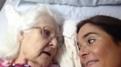 Emotívne video. Chorá matka aspoň na okamih spoznala svoju dcéru