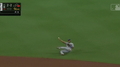 Frajer na záver: Americký bejzbalista Amed Rosario predviedol dve skvelé akcie v jednom