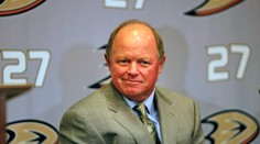 Generálny manažér Anaheimu Ducks rezignoval a mieri na protialkoholické liečenie