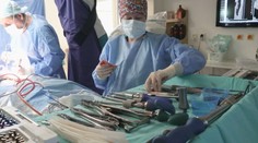 Dlhé čakanie na operácie. Tímy lekárov určia čakacie lehoty, po ich uplynutí by poisťovňa musela zaplatiť zákrok v zahraničí