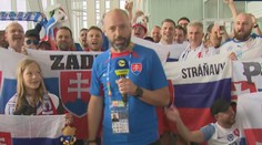 Smutní ani náhodou. Pozrite si pozitívne naladených fanúšikov po prehre s Ukrajinou na ME