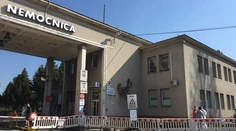 Pacientka na pľúcnej ventilácii je vo vážnom stave. Koronavírus sa šíril zo zmrzlinárne