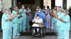 Prežil 2. svetovú vojnu, porazil aj COVID-19. Zdravotníci sa tešili z uzdravenia 99-ročného muža