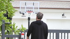 Slávny herec na "opušťáku" z liečebne