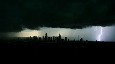 Českí meteorológovia varujú pred silnými búrkami na východe krajiny pri hraniciach so Slovenskom