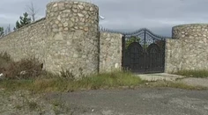 Na Facebook "vešiame" všetko možné. Ale zároveň si budujeme hradby