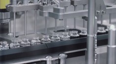 Objavila sa nová vakcína. Osloviť by mohla tých, ktorí sú k moderným látkam skeptickí