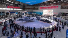 VIDEO: Stíhačky aj najmodernejšie drony. Čína ukázala zbrane, s ktorými chce konkurovať Rusku a USA