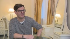 Žil ako starý mládenec, dnes má spokojný rodinný život. Herec David Kraus nám porozprával o svojom súkromí