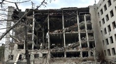 VIDEO: Najmenej 51 obetí a stovky ranených. Ruský útok na Poltavu sa zameral na nemocnicu a školu, uviedol Zelenskyj