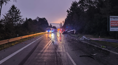 Mrazivé zábery z hromadnej nehody na Kysuciach. Po zrážke zostala na ceste spúšť