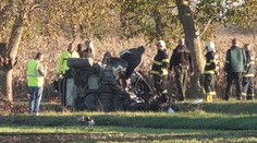Tragická nehoda na juhu Slovenska. Náraz do stromu neprežili dve osoby