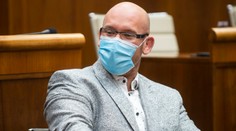 Polícia po protestoch prepustila na slobodu poslanca Mareka Kotlebu a ďalších dvoch zadržaných