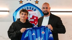 Slovan myslí aj na budúcnosť. S veľkým talentom podpísal profizmluvu