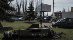 Ruský útok v Kramatorsku má najmenej 50 obetí. Na plášti použitej rakety je nápis „pre deti“