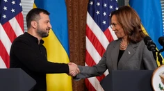 Mierové rokovania s Putinom budem viesť iba spoločne s Ukrajinou, vyhlásila Harrisová