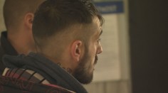 Slovenská polícia vydá Rakúsku muža, ktorý sa vraj vyhrážal bývalej priateľke zlomením rúk a nôh