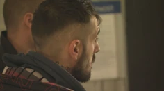 Slovenská polícia vydá Rakúsku muža, ktorý sa vraj vyhrážal bývalej priateľke zlomením rúk a nôh