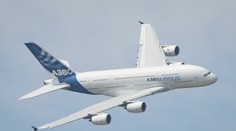 Oblohu nad letiskom na Sliači križovalo najväčšie dopravné lietadlo sveta