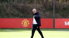 Manchester United mal opäť problémy s dopravou, kouč Mourinho šiel na duel LM peši