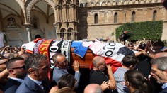 Legenda svetového futbalu už odpočíva v pokoji. So Schillacim sa na pohrebe lúčili tisíce ľudí