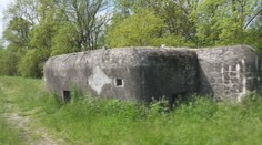 Na Slovensku máme unikátne vojenské bunkre. Z niektorých si ľudia robia chatky, iné slúžia ako múzeá