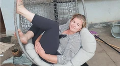 Obrovské nešťastie. Žena spadla tvárou do ohniska, utrpela vážne popáleniny