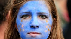 Londýnčania sa zahalili do farieb Európskej únie. Protest proti brexitu