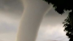 Čínske mesto zasiahlo monštruózne tornádo. Ničilo a zabíjalo