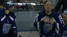 Nagy ruskému hráčovi podrezal hrdlo korčuľou. Teraz ukázal foto