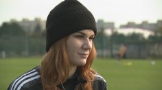 Je jedinou ženou v realizačnom tíme trnavského Spartaka. Počas procedúry jej hráč bizarne zlomil nos