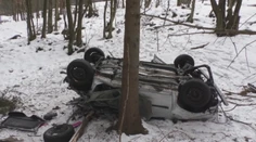 Ako zázrakom prežil pád do priekopy. Muž uväznený v aute čakal na záchranu celú noc