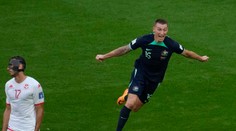 Austrália si pripísala prvé víťazstvo a udržala si šancu na postup. Jediný gól padol v prvom polčase