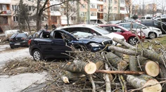 Silný vietor bičuje Slovensko, najhoršia situácia je v Košickom kraji