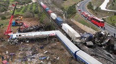 Pri najhoršej vlakovej nehode v histórii Grécka zahynulo vyše 30 ľudí, medzi nimi množstvo študentov
