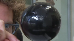 Vymeníme slúchadlá za lietajúci reproduktor?